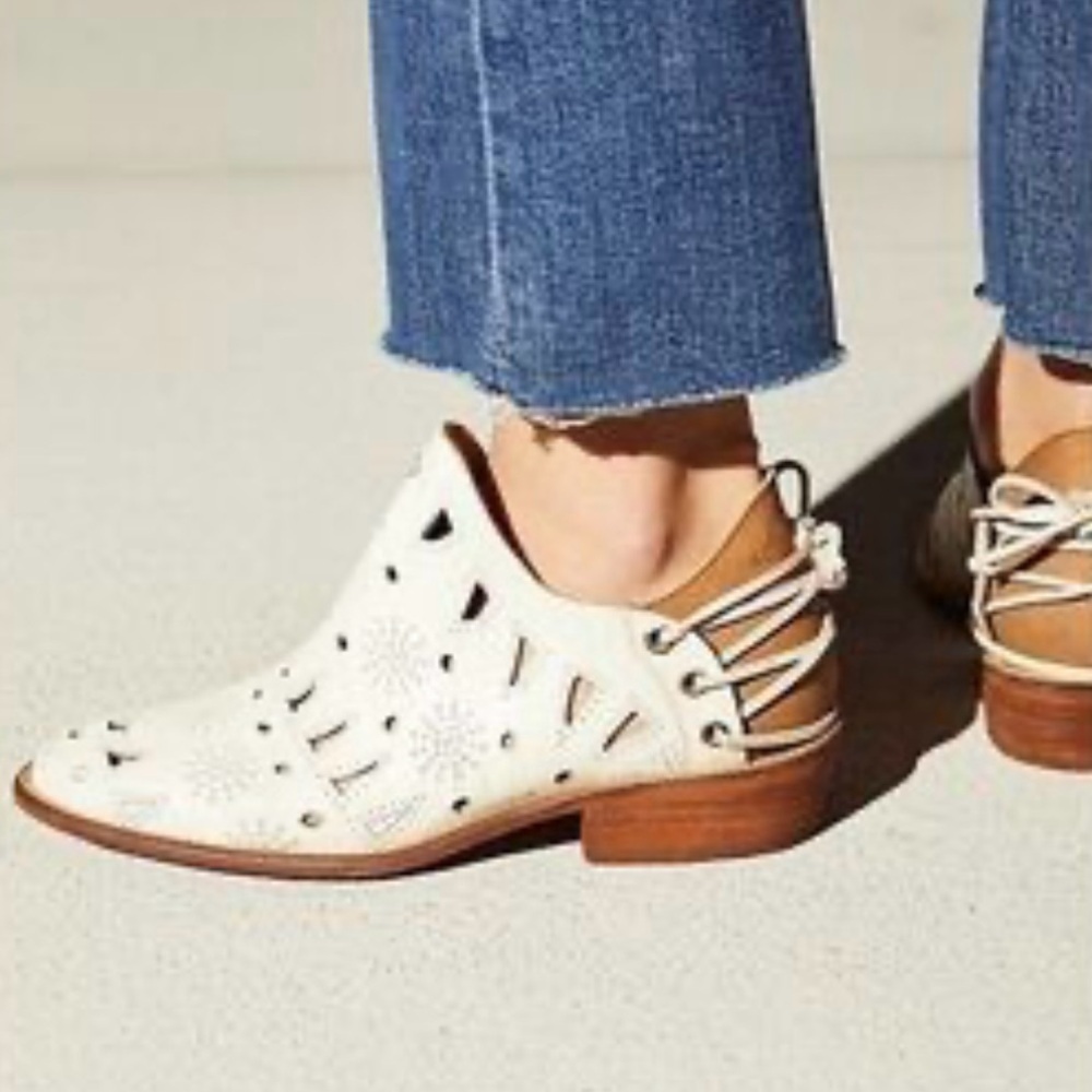 Anthropologie White and Tan Western Boho Leather Booties, sz 7 Spring Festival